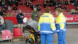 El único aficionado del Ajax que ha estado presente en el duelo de este martes