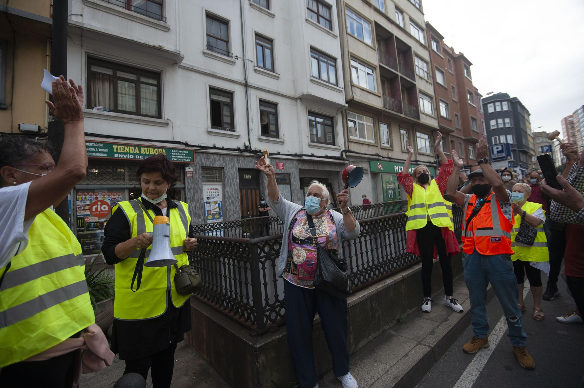 Os Mallos se lanza a la calle para denunciar “inseguridad”