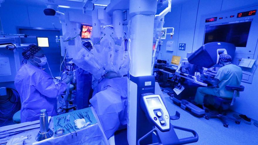 La Fe empieza a hacer operaciones asistidas por robot