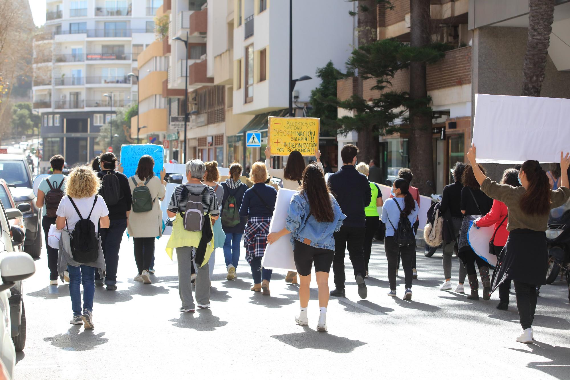 Manifestación de sanitarios por el plus de residencia en Ibiza