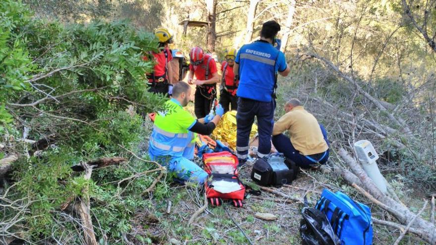 Rescatan a un trabajador herido grave en un accidente en una finca de Alaró