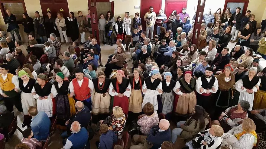 La Agrupación Folclórica La Madreña de Llanera celebra sus 50 años de vida