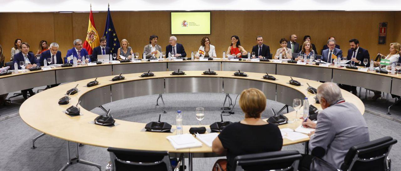 Imagen de una de las últimas reuniones del Consejo de Política Fiscal y Financiera, celebrada hace un año.