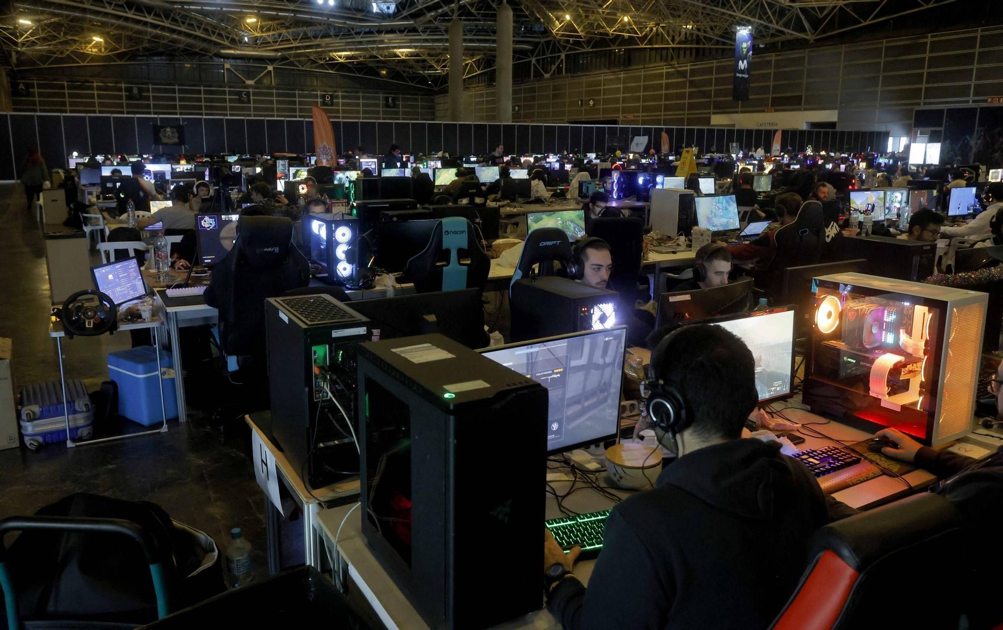 Los 'gamers' siguen jugando en la segunda jornada de la DreamHack Valencia 2023