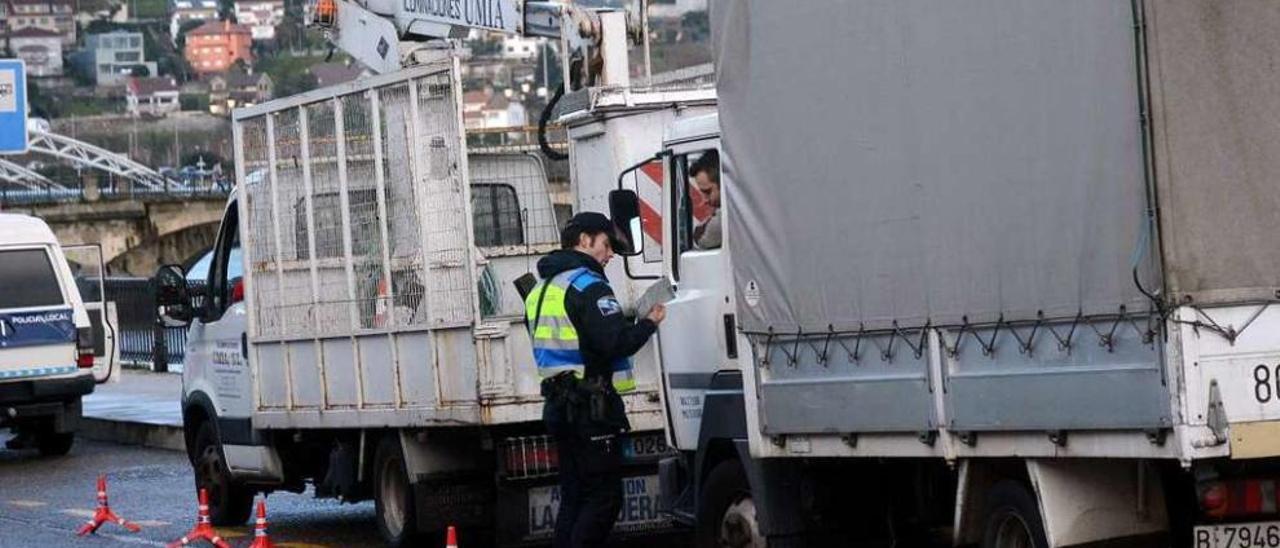 La Policía Local de Pontevedra se sumó a esta campaña que se desarrolló la semana pasada. // R. Vázquez