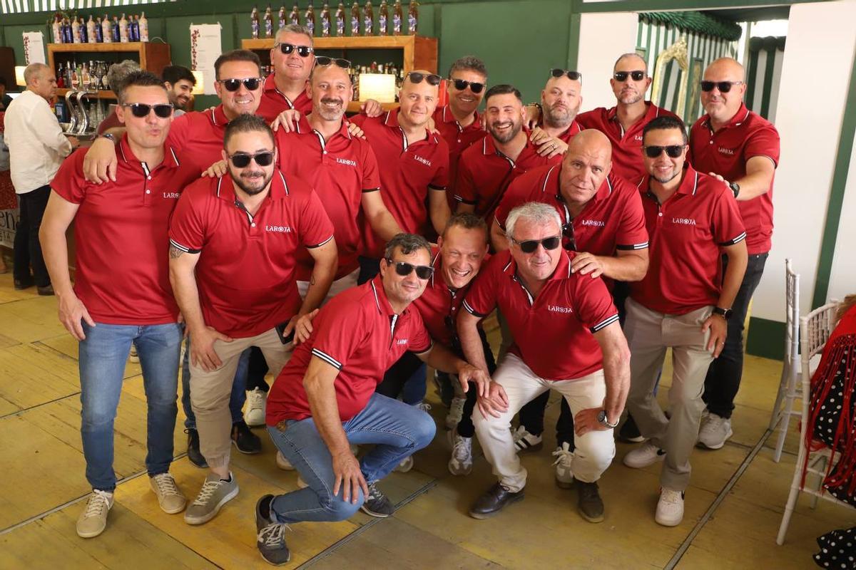 Amigos en El Arenal el domingo de Feria