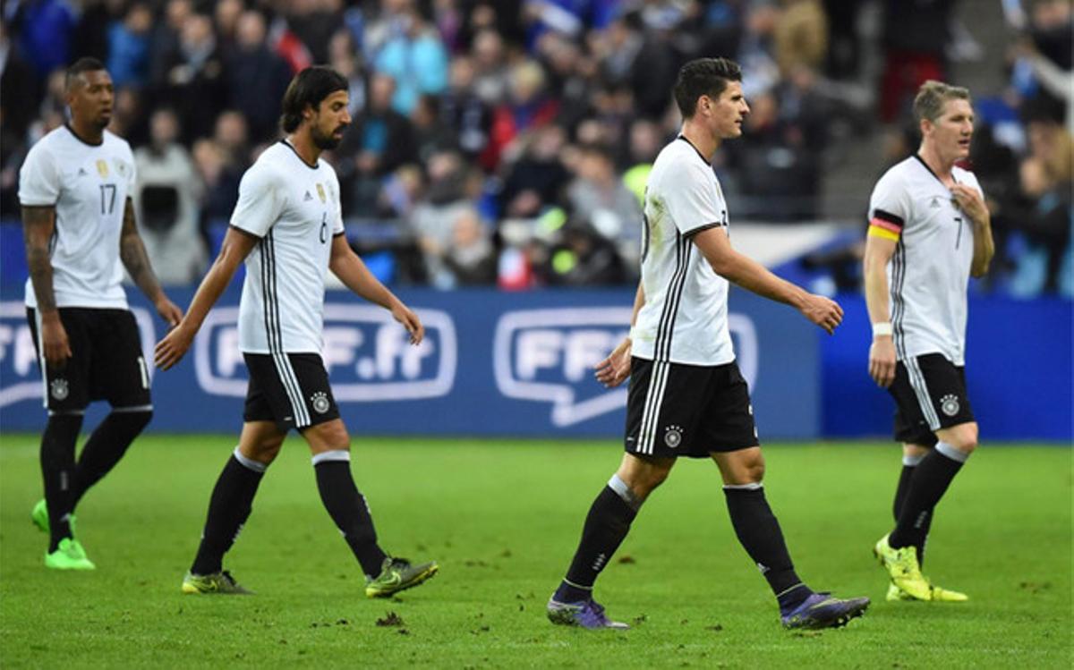Los jugadores de la selección alemana durante el partido amistoso frente a Francia, en la noche de los atentados de París