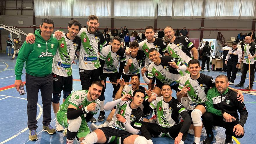 El Voleibol Almendralejo busca financiación para jugar la fase de ascenso a Superliga