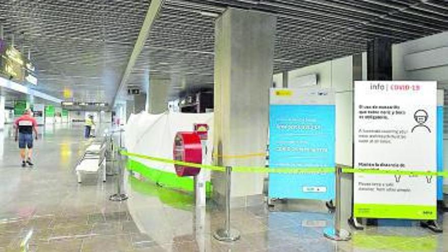 Zona delimitada en el Aeropuerto de Gran Canaria para las pruebas Covid. | | A. CRUZ