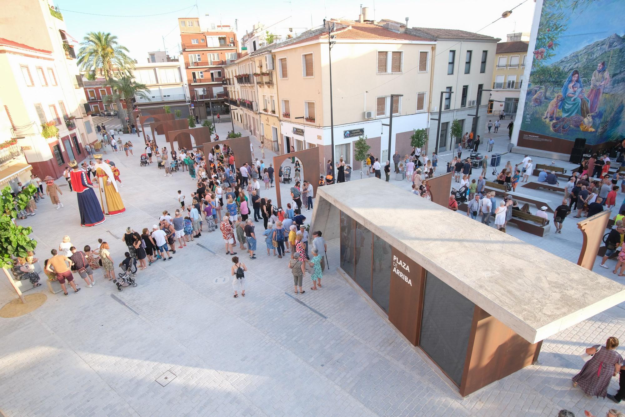 Así ha sido el acto de inaguración de la nueva Plaza de Arriba de Elda