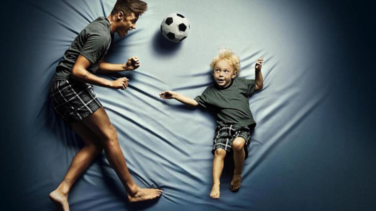 Neymar junto a su hijo en una divertida imagen