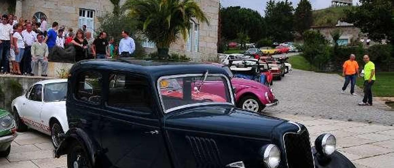 Los coches clásicos regresan a la comarca en noviembre. // Iñaki Abella