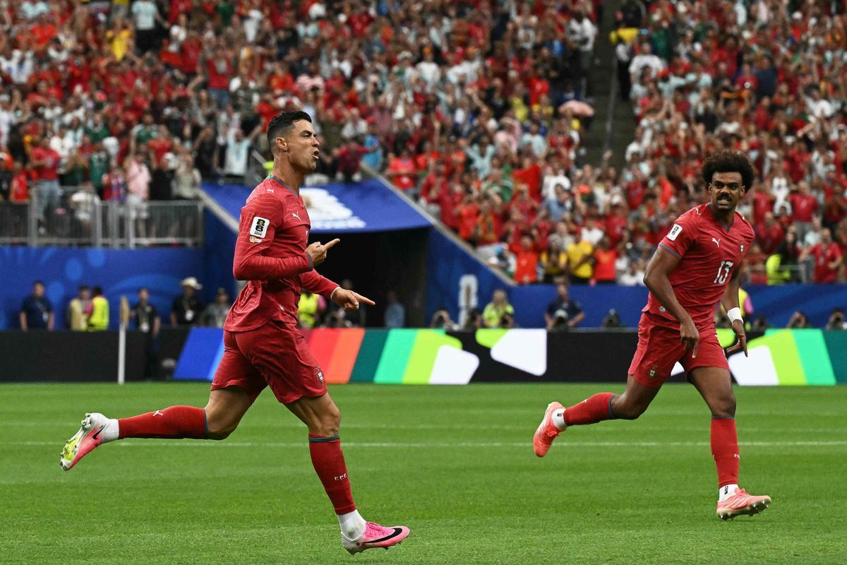 Cristiano exhibe sus galones y Portugal se pasea ante Uzbekistán
