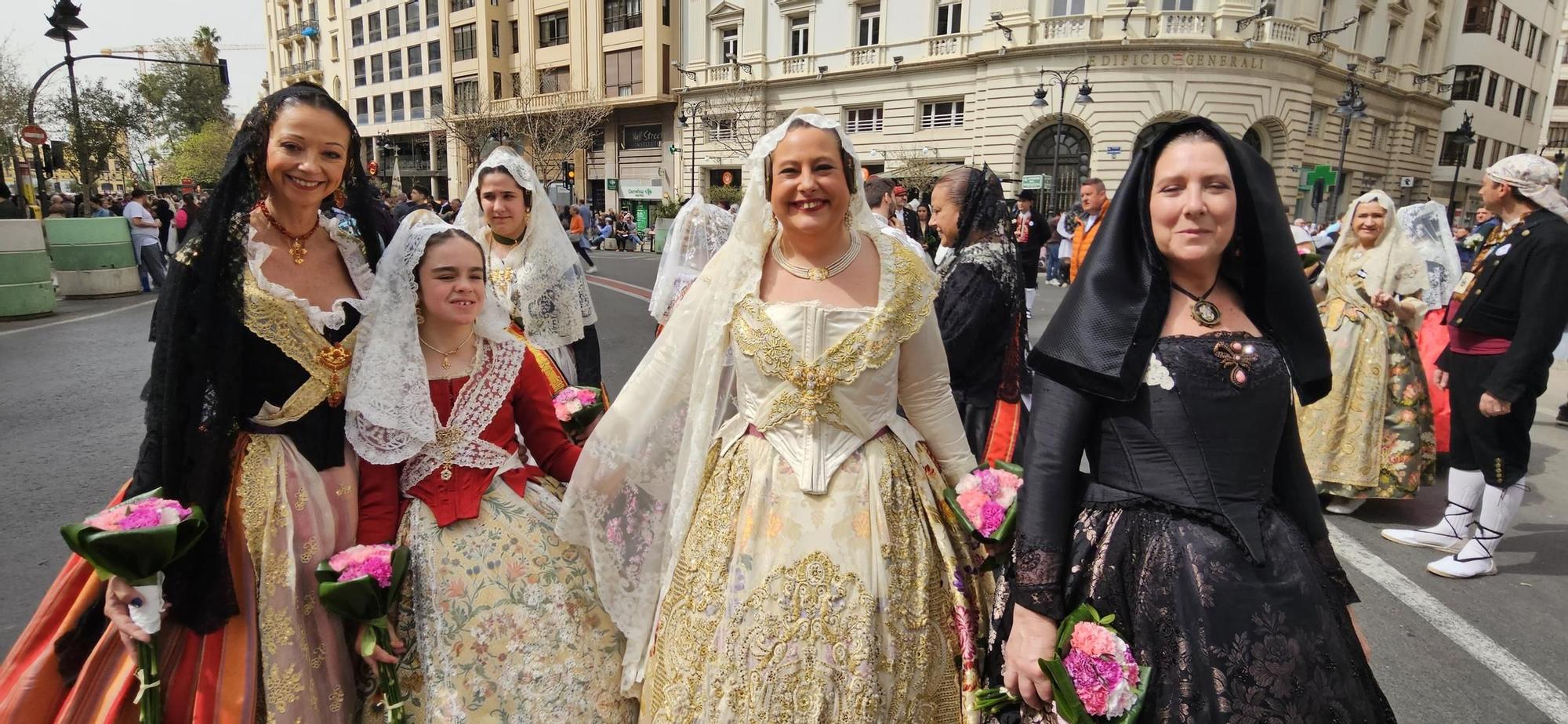 Las Fallas en la Ofrenda de San Vicente Ferrer 2024