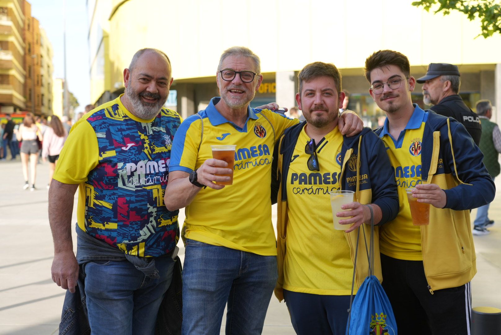 La afición del Villarreal en el partido contra el Espanyol en La Cerámica