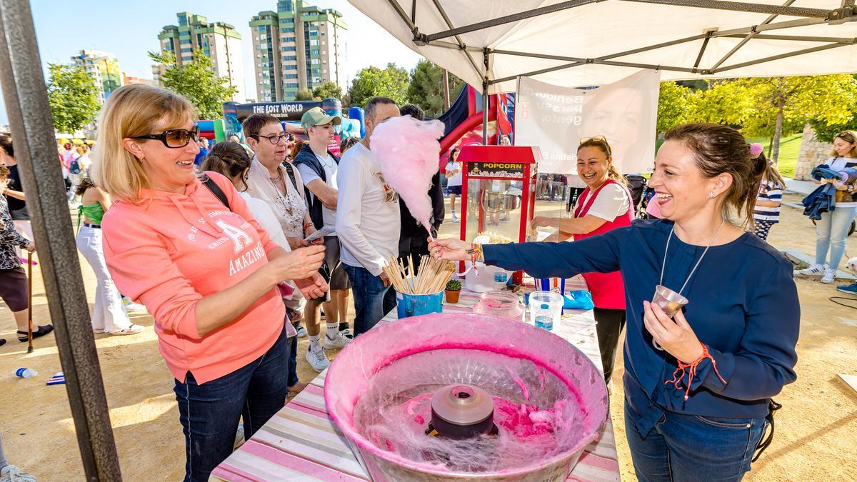 Cristina Escoda en la fiesta infantil de fin de campaña del PSOE de Benidorm