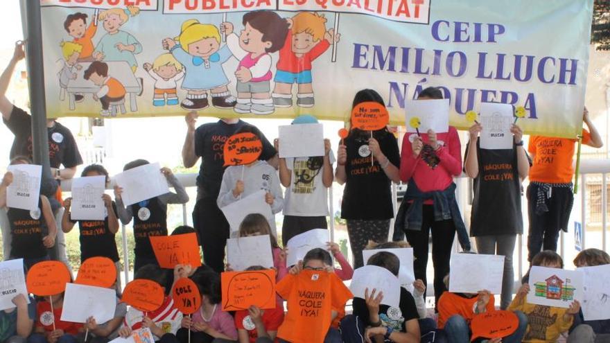 La AMPA y los alumnos del colegio de Nàquera claman contra los barracones