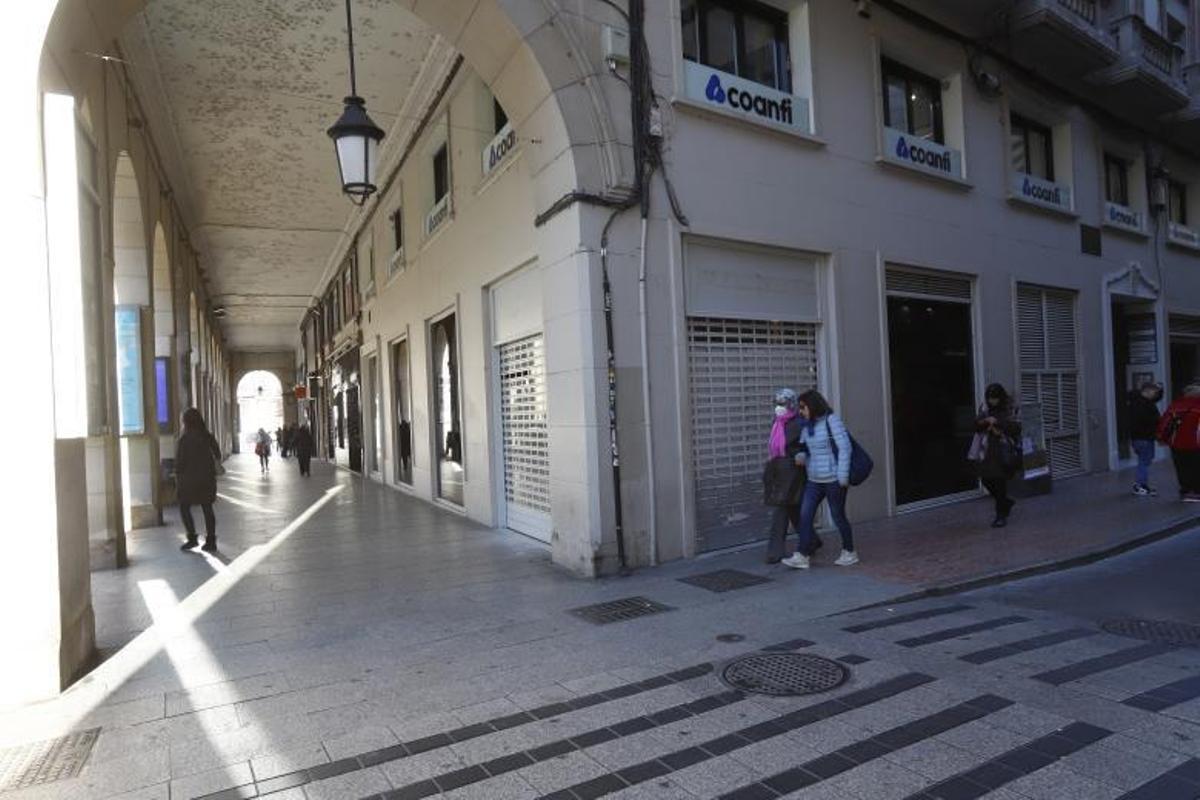 El local a donde se trasladará la tienda Movistar que ahora está en el edificio de Telefónica. | ANDREA VORNICU