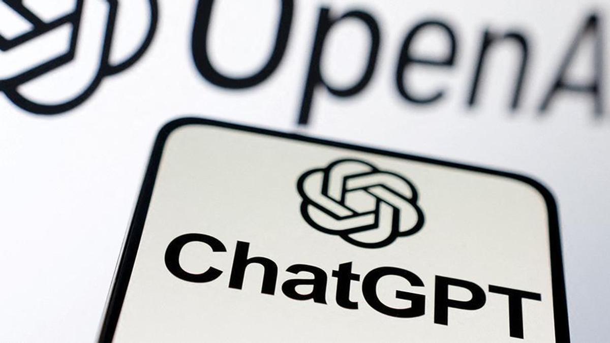 El logotip de ChatGPT en un telèfon mòbil