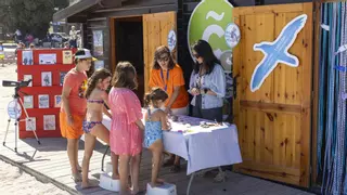 Diez años de educación ambiental desde la playa de Riazor