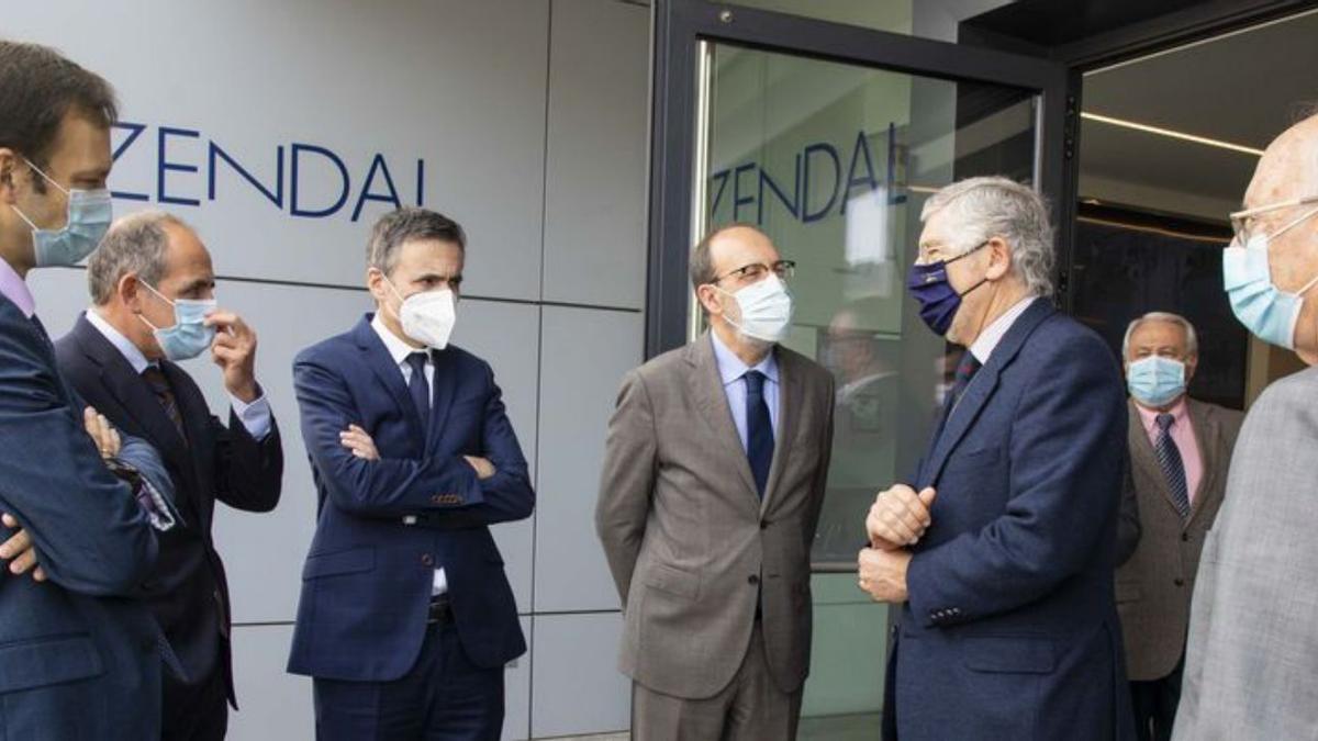 El embajador de Portugal en España en su visita.  | // ZENDAL