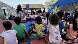 El Gobierno trasladará a 500 niñas migrantes de Ceuta a la península para que sean atendidas por ONG