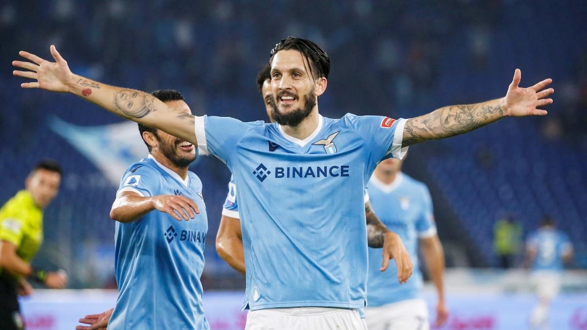 Luis Alberto celebrando un gol en Serie A con la Lazio