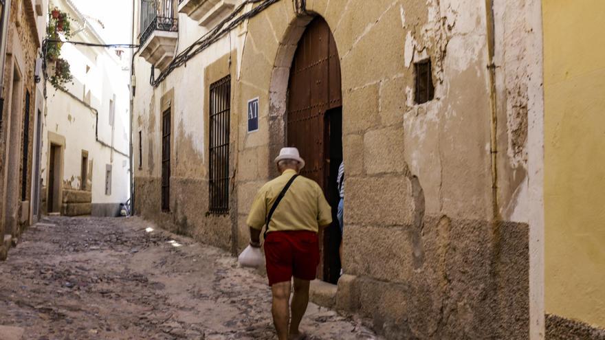 La ordenanza de los apartamentos turísticos sigue adelante en Cáceres