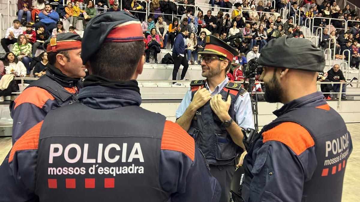 Quatre agents de Mossos al partit entre el Bàsquet Girona i el FC Barcelona a Fontajau