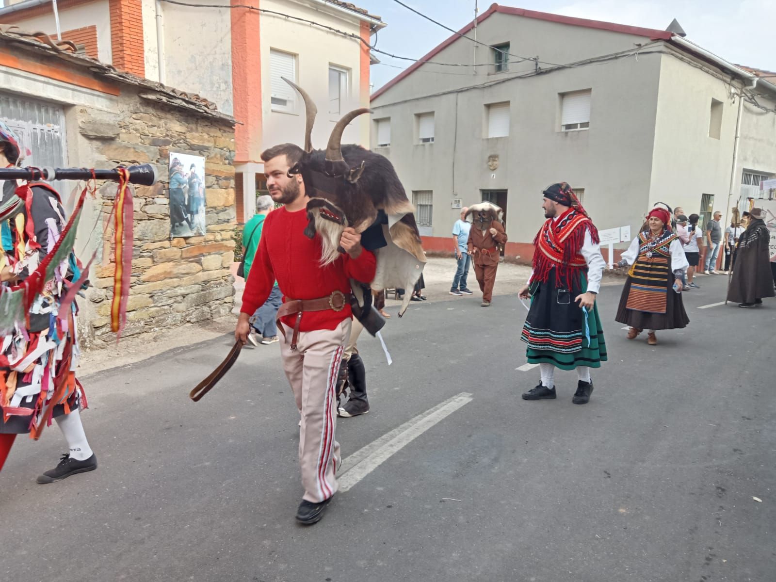 Las mascaradas zamoranas exaltan su autenticidad en Pobladura de Aliste