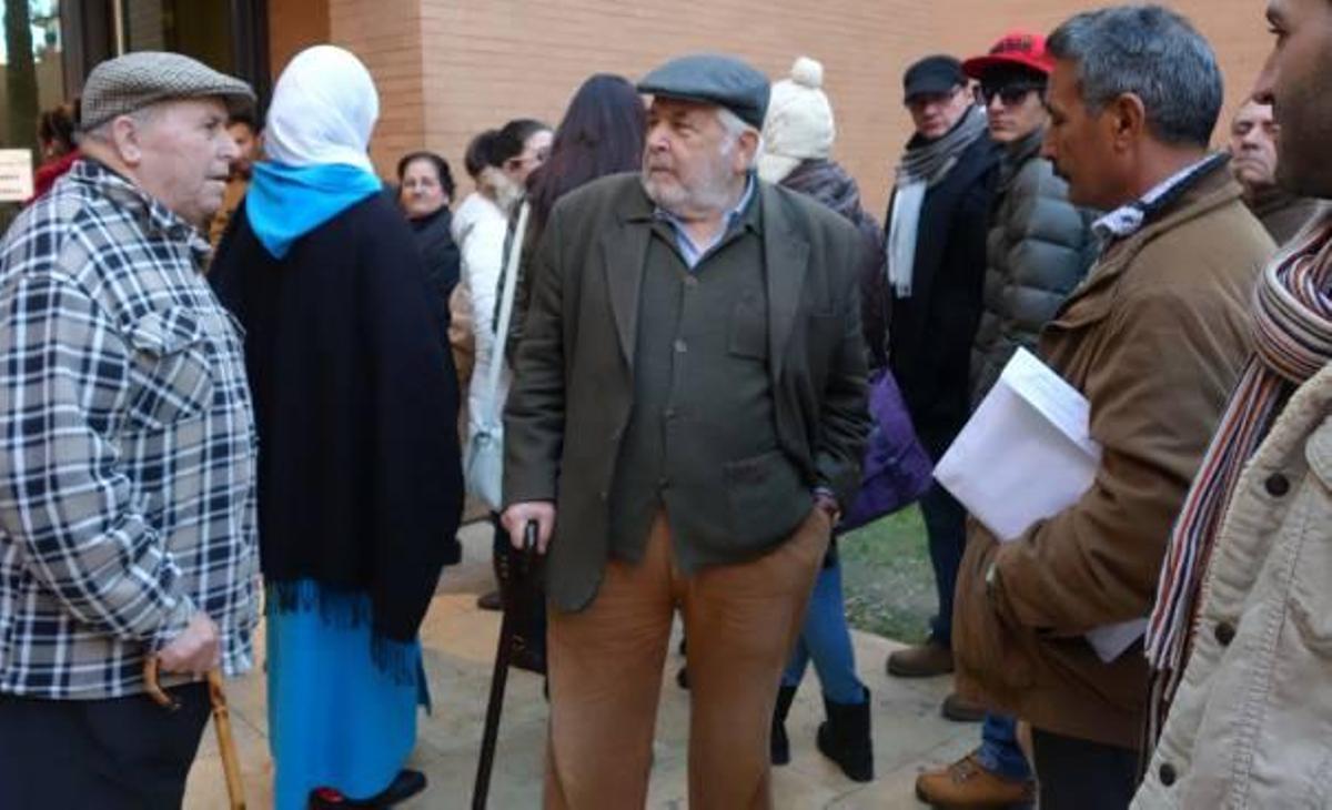 El colapso para pedir cita en el Registro Civil acaba con un herido e intervención policial