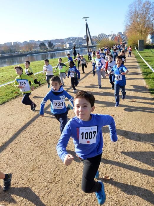 Centenares de escolares toman la Illa das Escultur