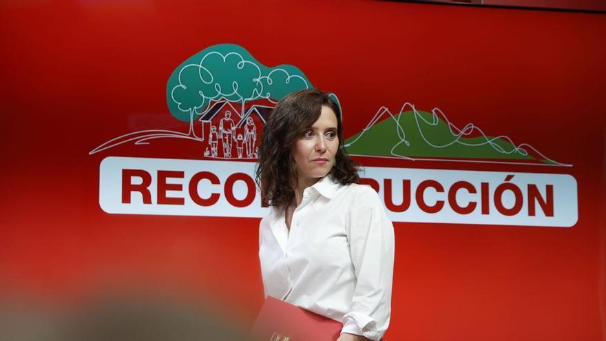 Ayuso anuncia un paquete de 43 medidas para la reconstrucción de la Sierra Oeste tras los incendios: "No les vamos a abandonar"