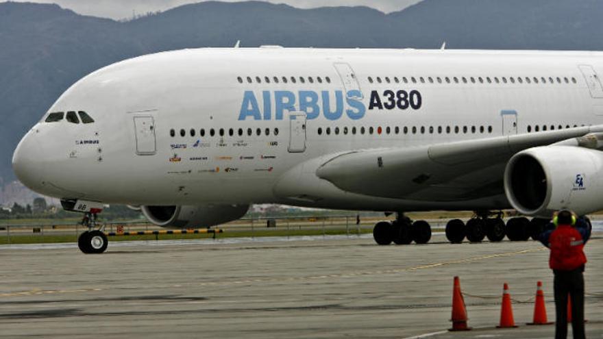 Un aparato A380 de Airbus, el avión &#039;gigante&#039; del fabricante europeo.