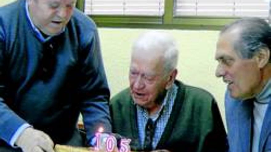 El abuelo de Don Benito Juan celebra su 105 cumpleaños