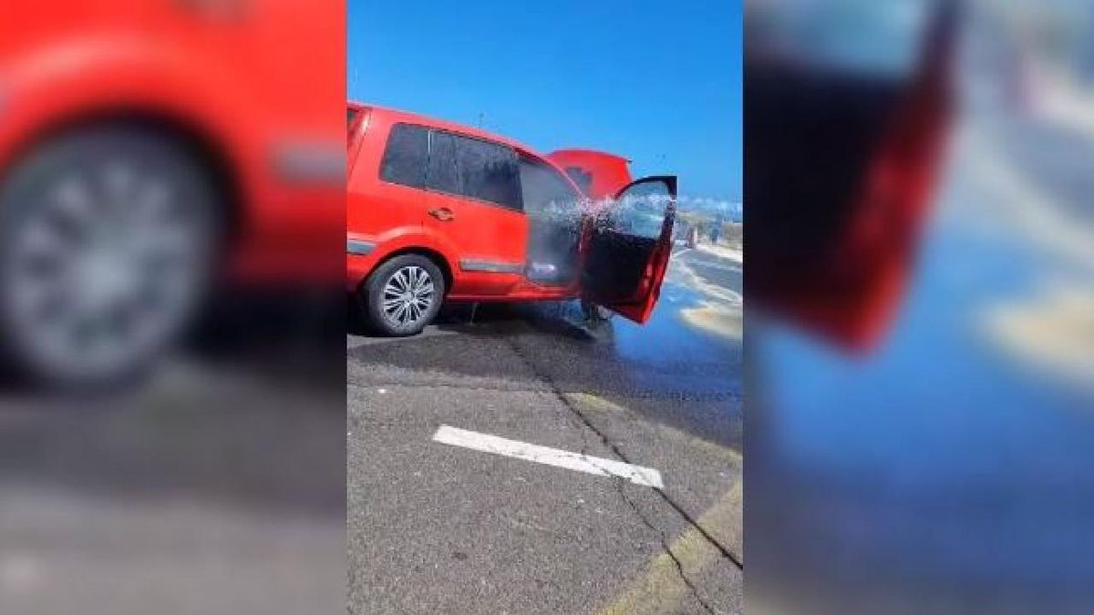 Arde un coche en una gasolinera del sur de Tenerife