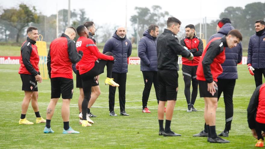 El Sporting recupera a Cuéllar para el derbi: la convocatoria de Abelardo para el duelo en Oviedo