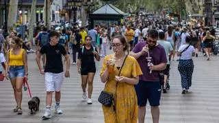 El Ayuntamiento de Barcelona habla de un verano “sin incidentes graves” a pesar de la masificación turística