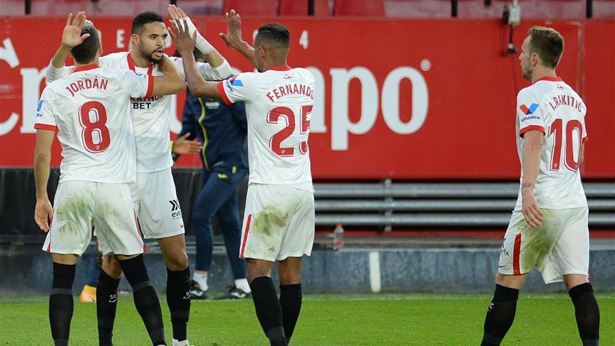 Los jugadores del Sevilla celebran un gol en la última jornada
