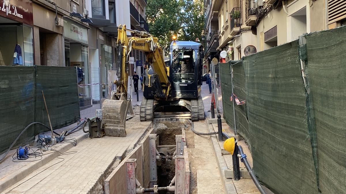 Imagen de los trabajos que se están desarrollando en la fase 1, entre las calles Comandante Repollés y Urrea.