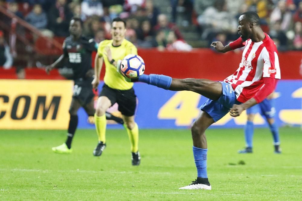 El partido entre el Sporting y el Granada, en imágenes