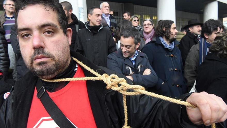 Protestas en Galicia por un desahucio // Víctor Echave