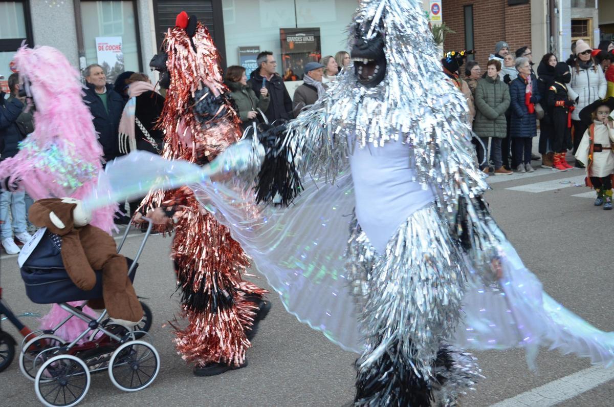 GALERÍA | El desfile de carnaval de Benavente, en imágenes GALERÍA | El desfile de carnaval de Benavente, en imágenes