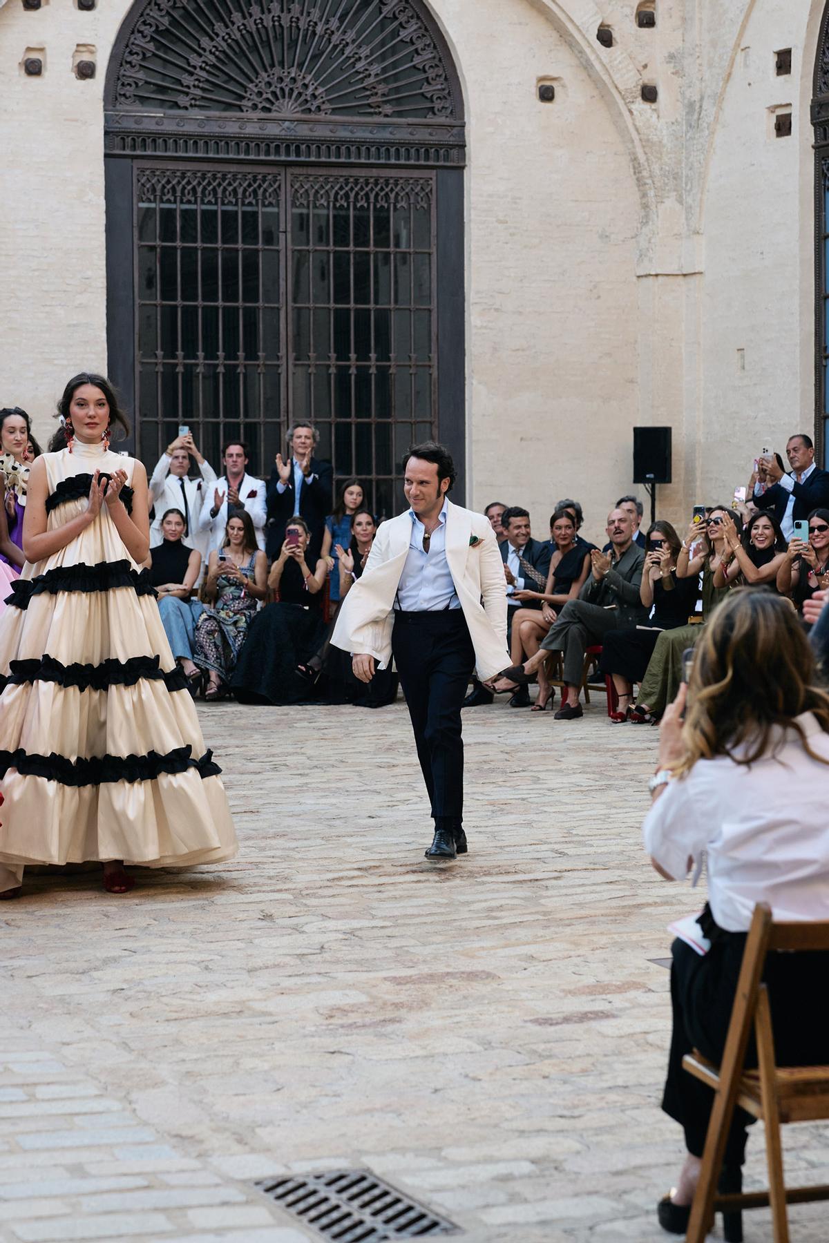 Todas las imágenes del desfile de Fabio Encinar en la Real Fábrica de Artillería de Sevilla