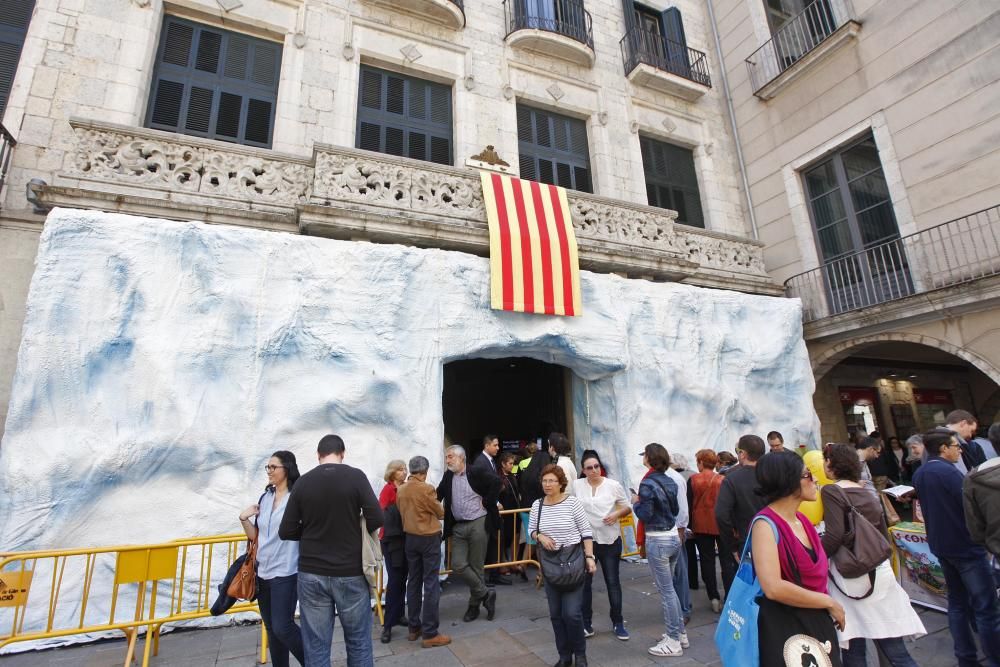 L'Ajuntament es "protegeix" amb el mur glaçat de "Joc de trons"