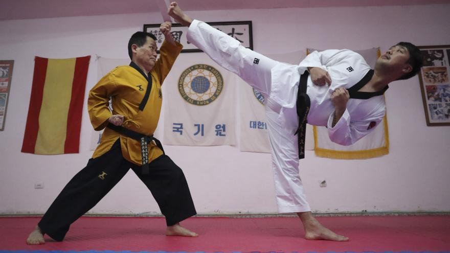 Los Seo llegaron con Bruce Lee: la historia de la familia que impulsó el taekwondo en Asturias