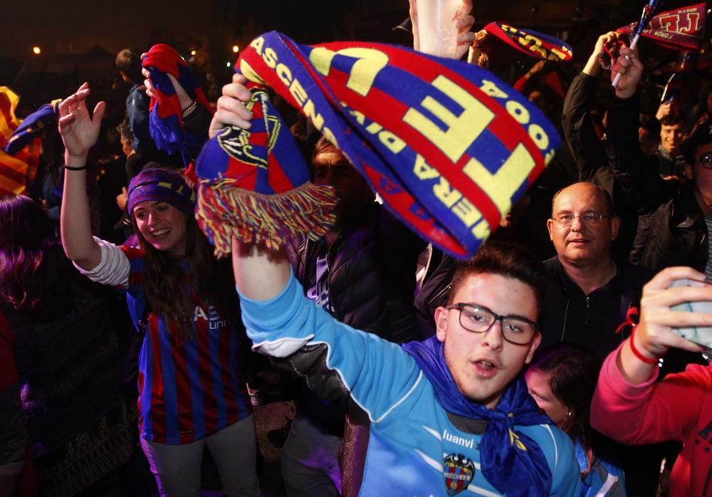 Así celebra el ascenso la afición del Levante UD