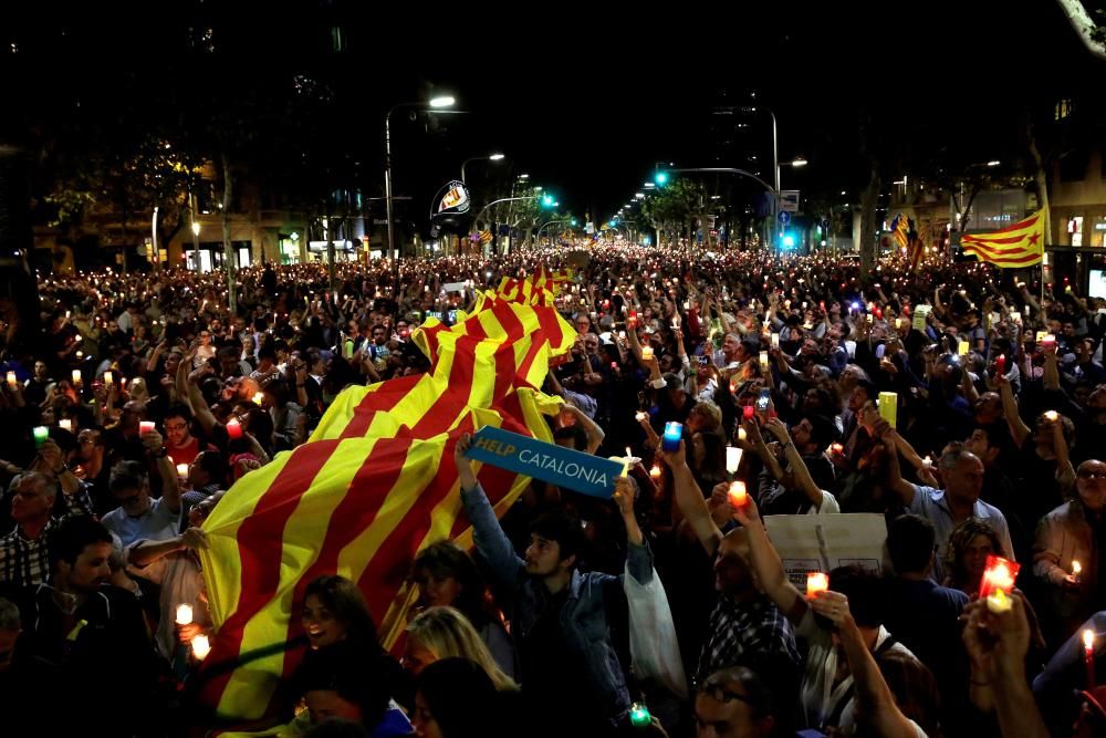 Concentración en Barcelona por la libertad de Sànchez y Cuixart