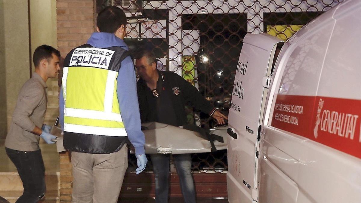 Un hombre degolla a su hija de dos años en Alzira.