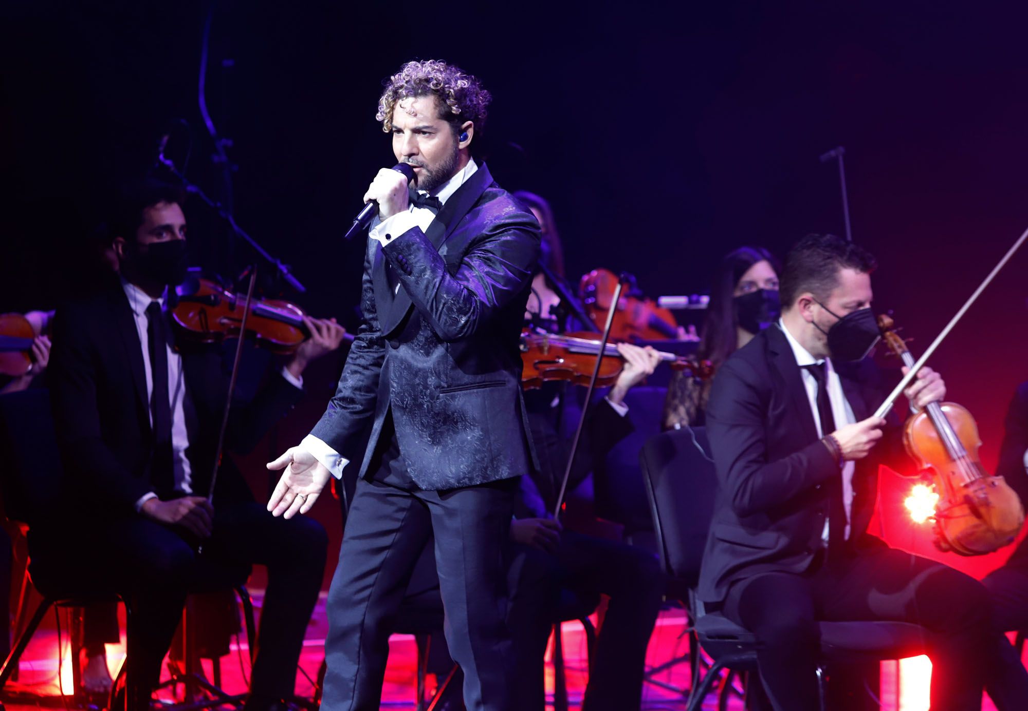 Las imágenes del concierto de David Bisbal en el Teatro Cervantes